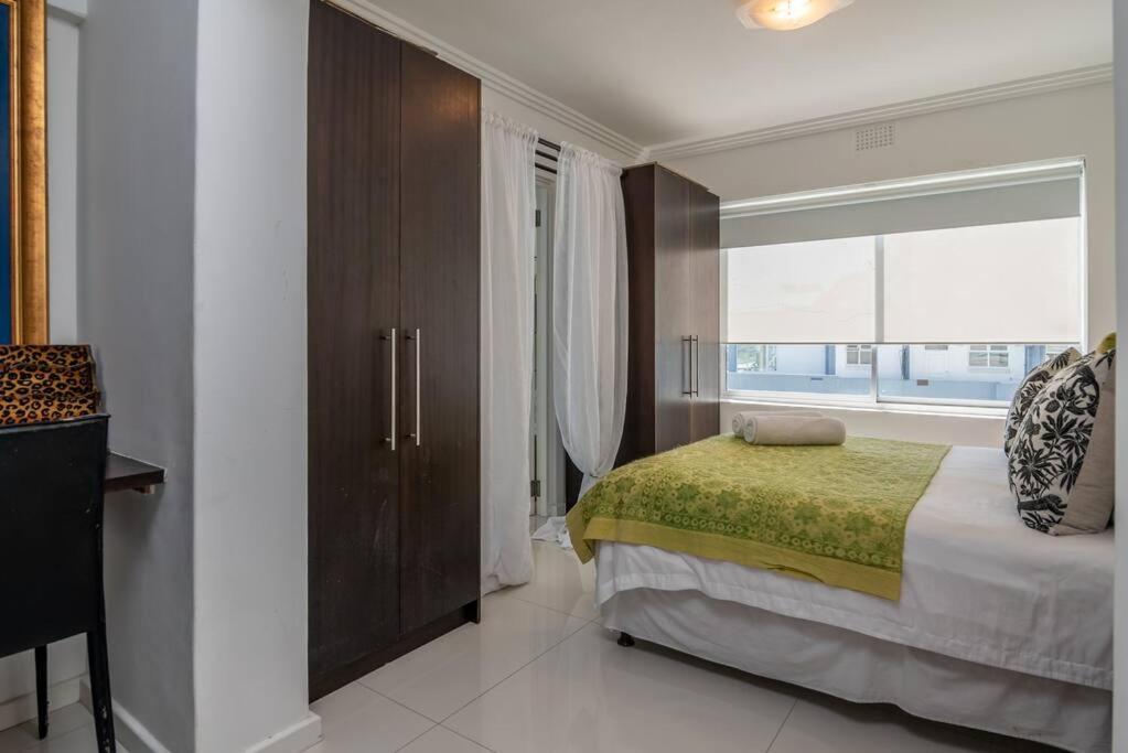Apartment 3 Bed On Clifton